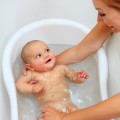Как купать новорожденного